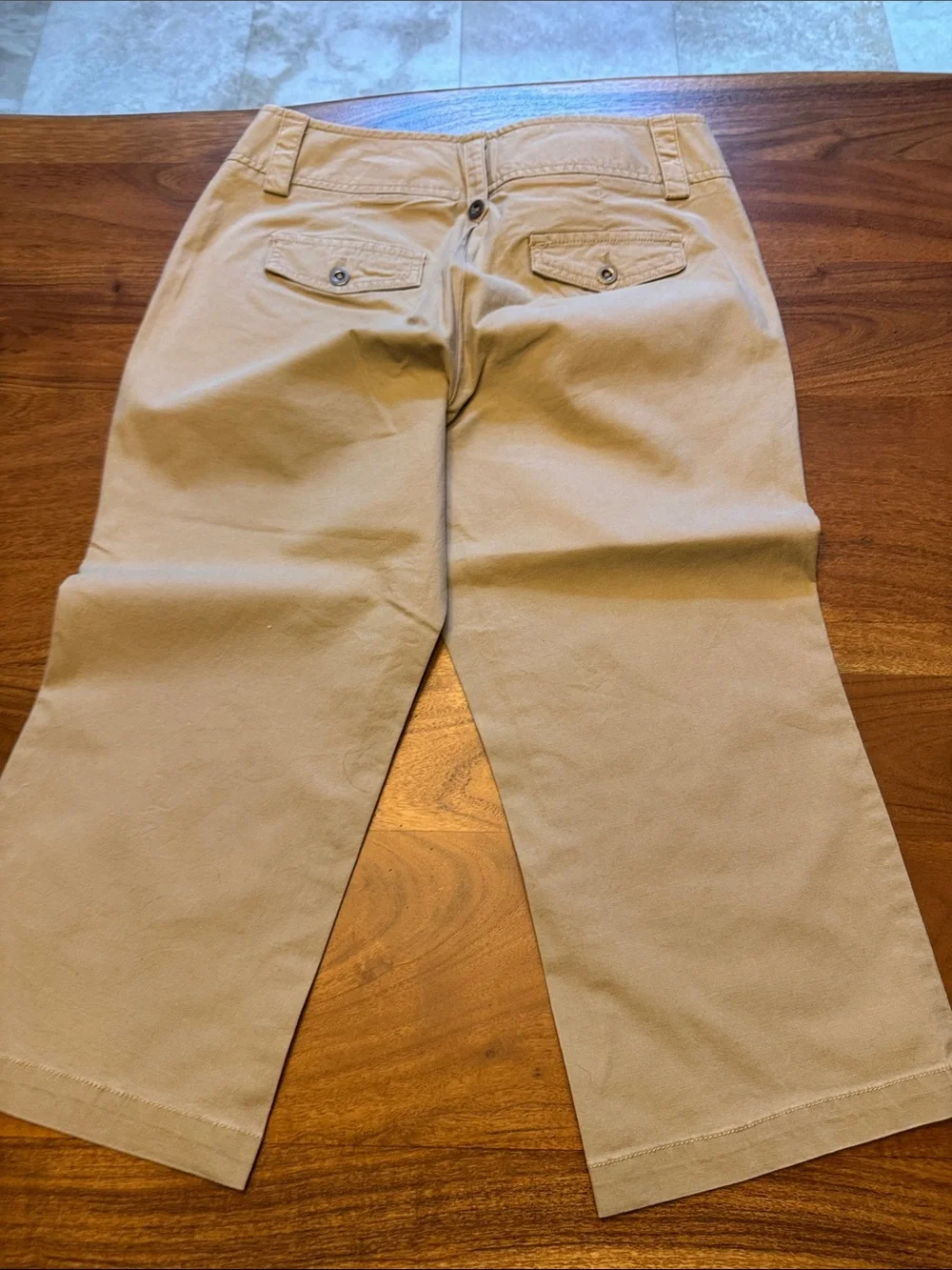 Dockers Women's Khaki Straight Leg Capris - Picture 3 of 3